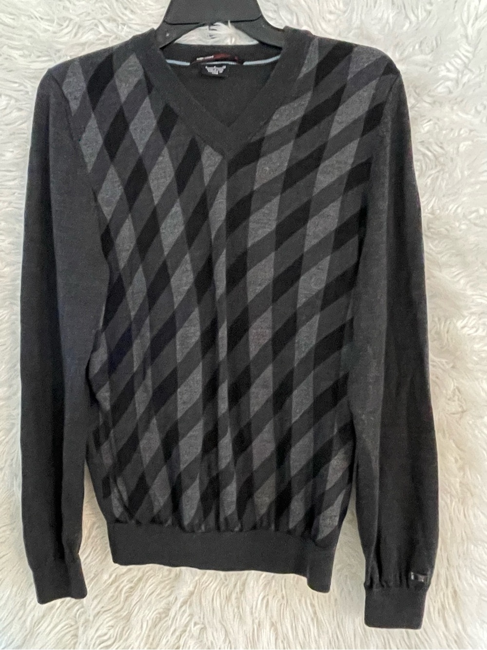 Tiger Woods Collection Men’s VINTAGE Wool Blend V-Neck Golf Sweater. Small